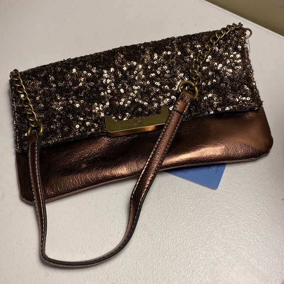 Simply Vera Vera Wang Clutch Handbag - Picture 5 of 8